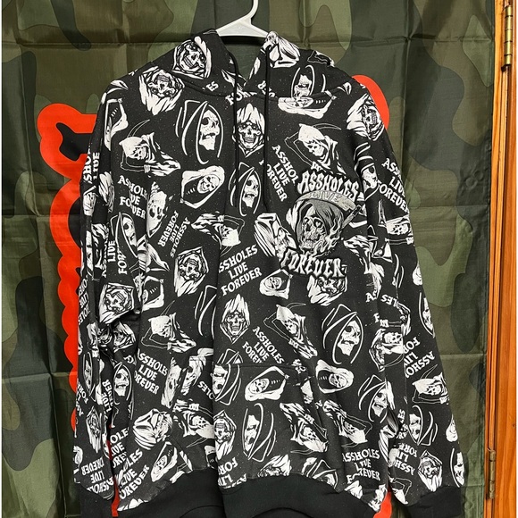 Skulls all over hoodie!!! - Picture 3 of 5